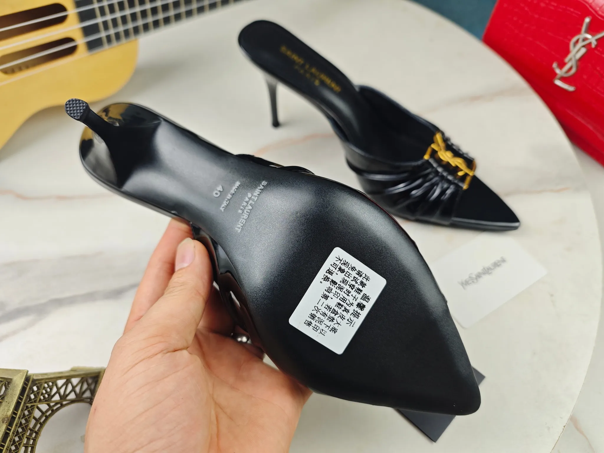 👟👟Ex-factory price 520👟👟 【Saint Laurent】Yves Saint Laurent, stiletto heel YSL sandals💃2024 early autumn counter synchronized with the latest styles, YSL, decoration👠 Classic and high-quality glamorous masterpieces, the hottest spring and summer series in the counter, with temperament, fashion, classic and attractive design style 😌The on-foot effect is particularly beautiful〰️, the material is imported from Italy, small black cow, imported black patent leather, lining, and foot pads; sheepskin, heel height, stiletto 9cm, size 35-41 (34.41.42 must be customized, non-returnable) outsole; imported genuine leather outsole, complete with counter packaging